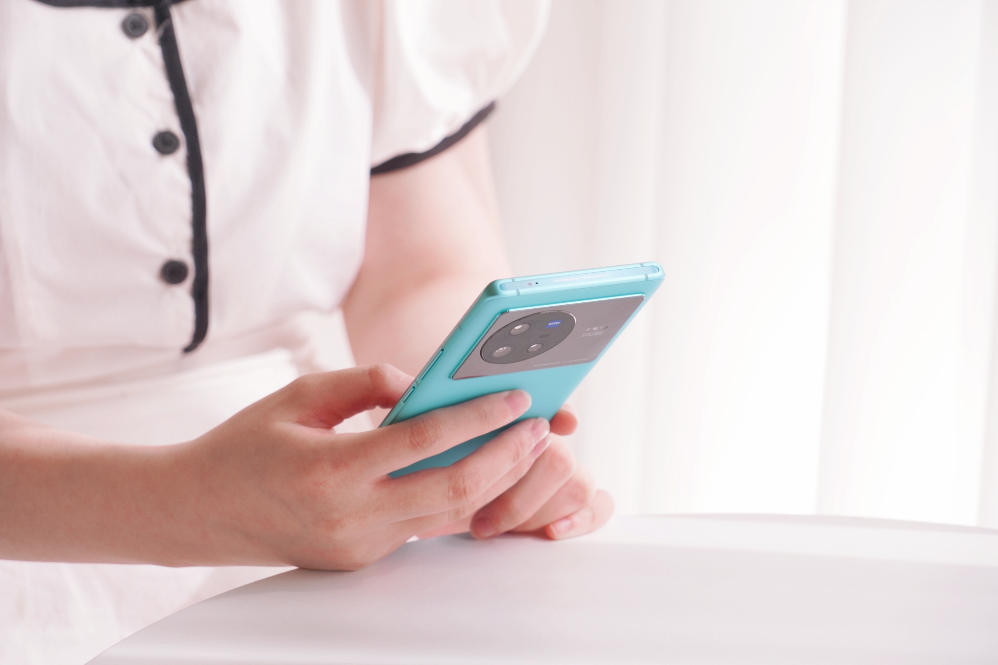 标准版也有Pro实力，天玑9000+蔡司影像加持，vivo X80上手实测