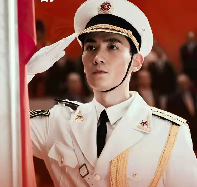 10位当红男星军装照 有人油头粉面有人是真正的铁汉子