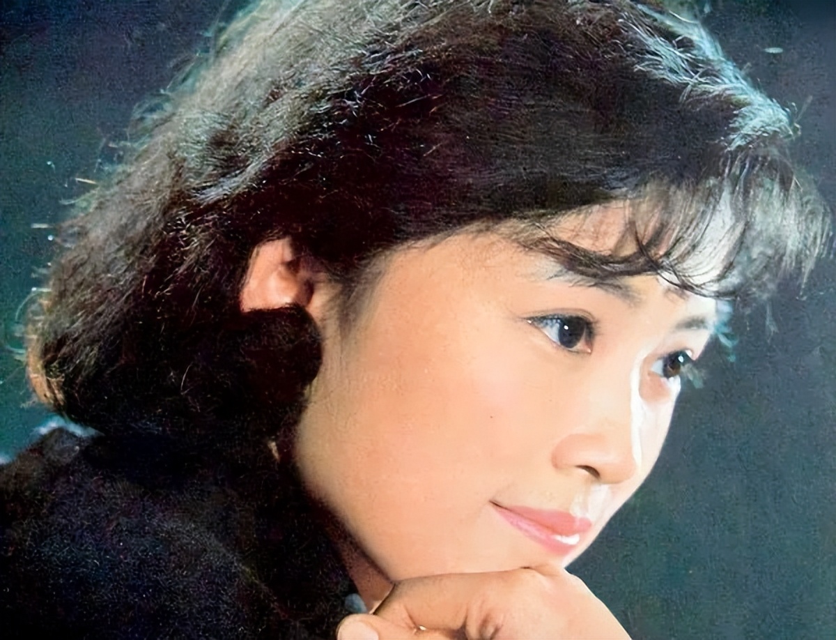 不仅名气大，军衔也高到吓人！这12个明星，个个一身正气堪称清流