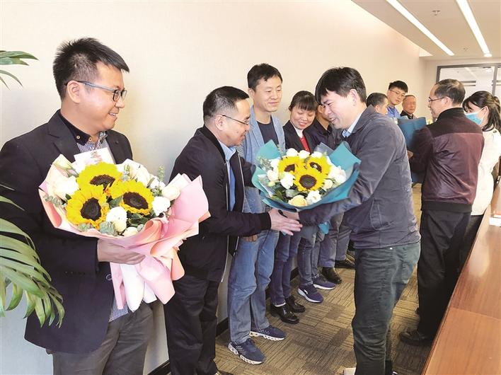 服务职工传递“娘家”温暖 锐意改革助力平湖发展