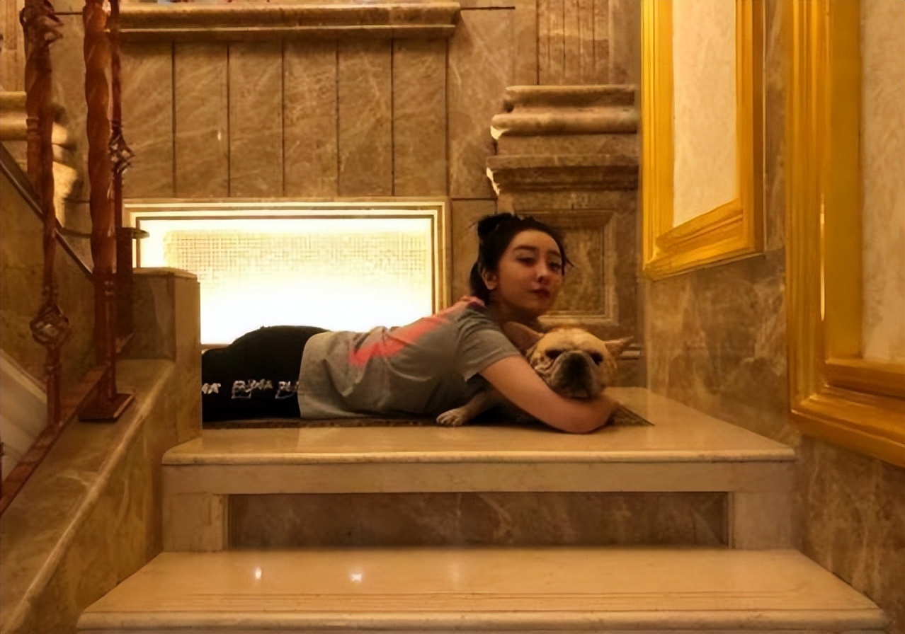 “莽撞千金”赵小棠：陈凯歌出动全家支援她，却因牙膏口碑暴跌