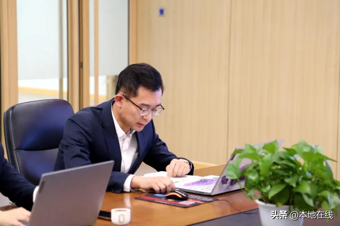 以述担责，擎旗奋进－－忻州实验双语学校管理干部述职评议会