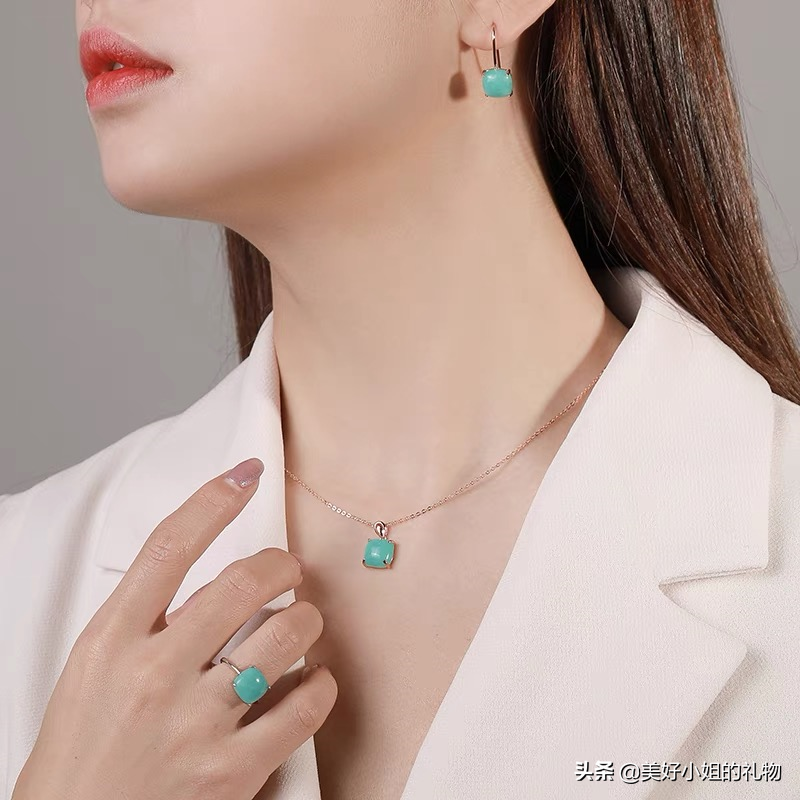 母亲节礼物系列I 细数我私藏的宝藏首饰，千元不到让妈妈闪耀起来