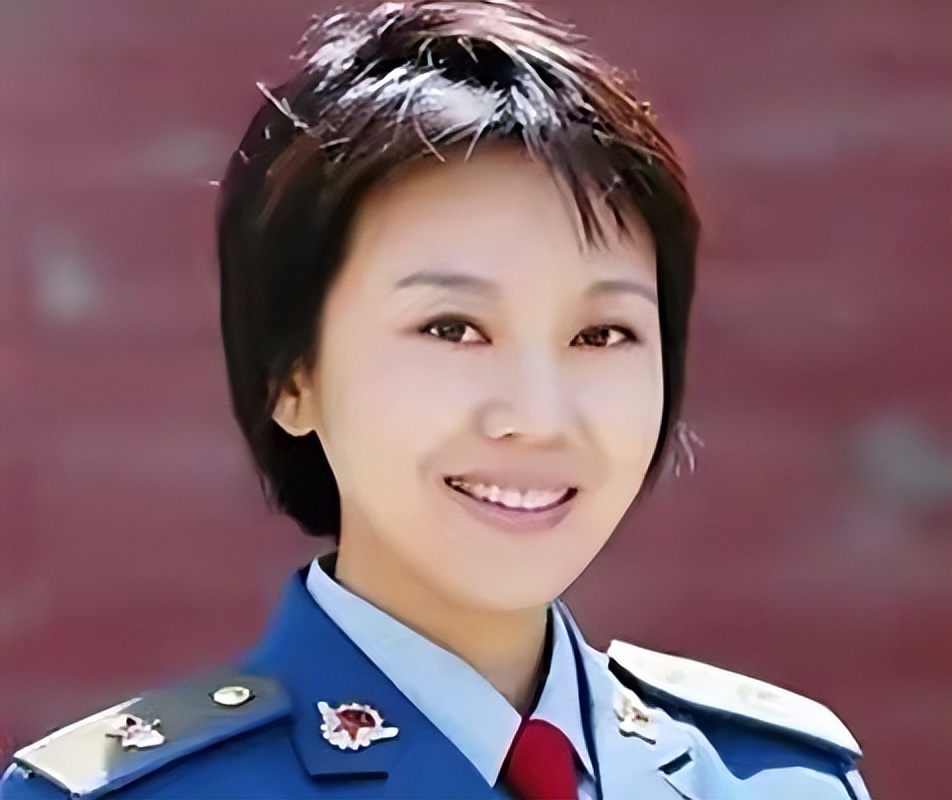 不仅名气大，军衔也高到吓人！这12个明星，个个一身正气堪称清流