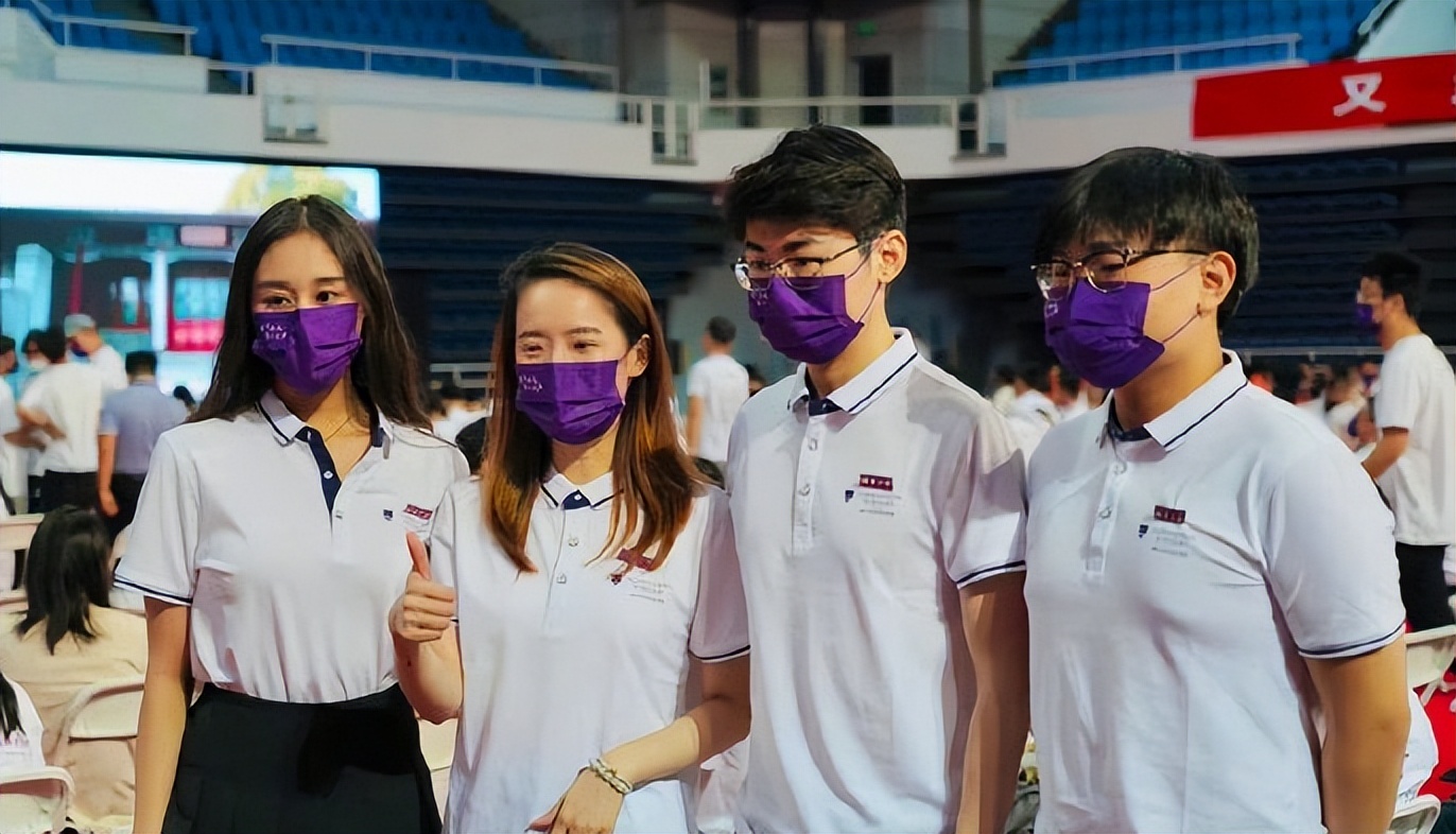 国内大学普遍被分为8档，学生考上第四档就算学霸，你在哪一档？