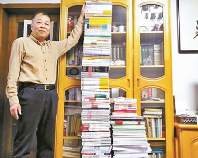 2019年，67岁大爷7次备战法考被人笑话，结果成功考过，当上律师