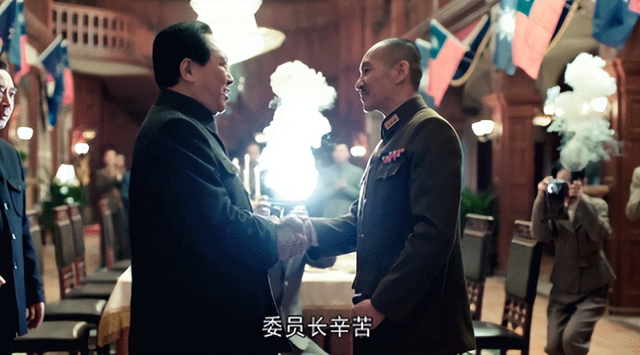 太像了，中国演毛泽东最牛的9个演员，唐国强仅排第2，张铁林倒数