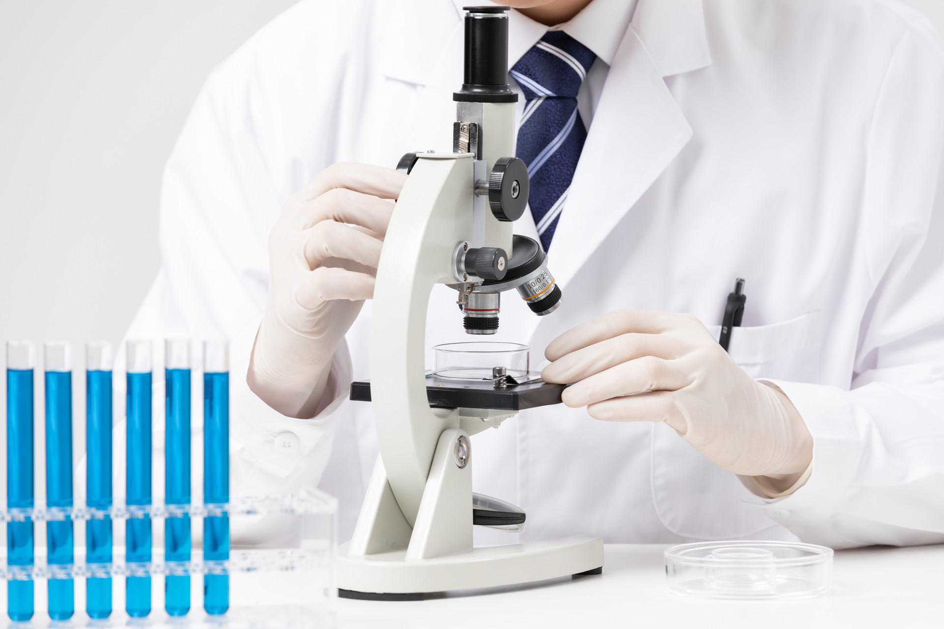 医学专业分两类，报考策略差别大，就业方向各不同