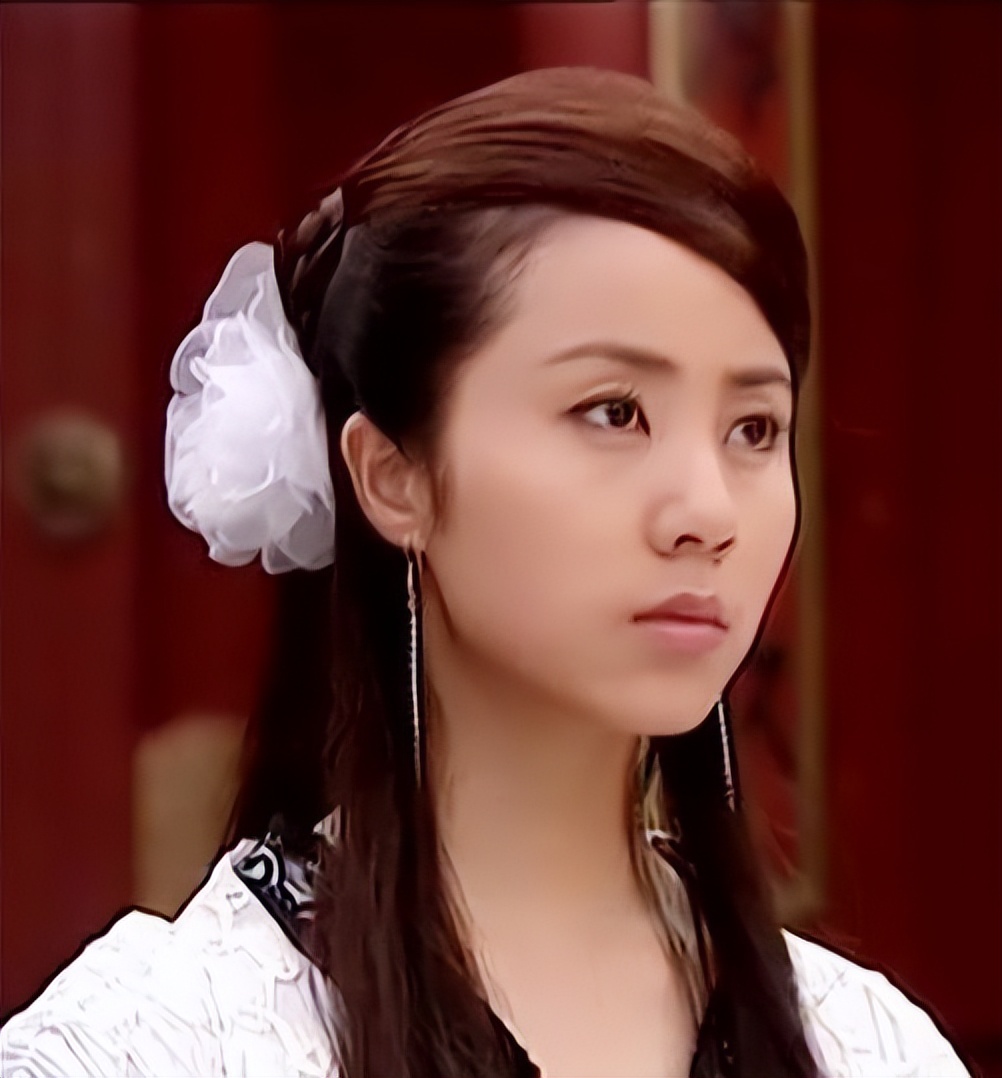 孙莉：18岁就跟了黄磊，三胎生了儿子后，她为何又选择复出？