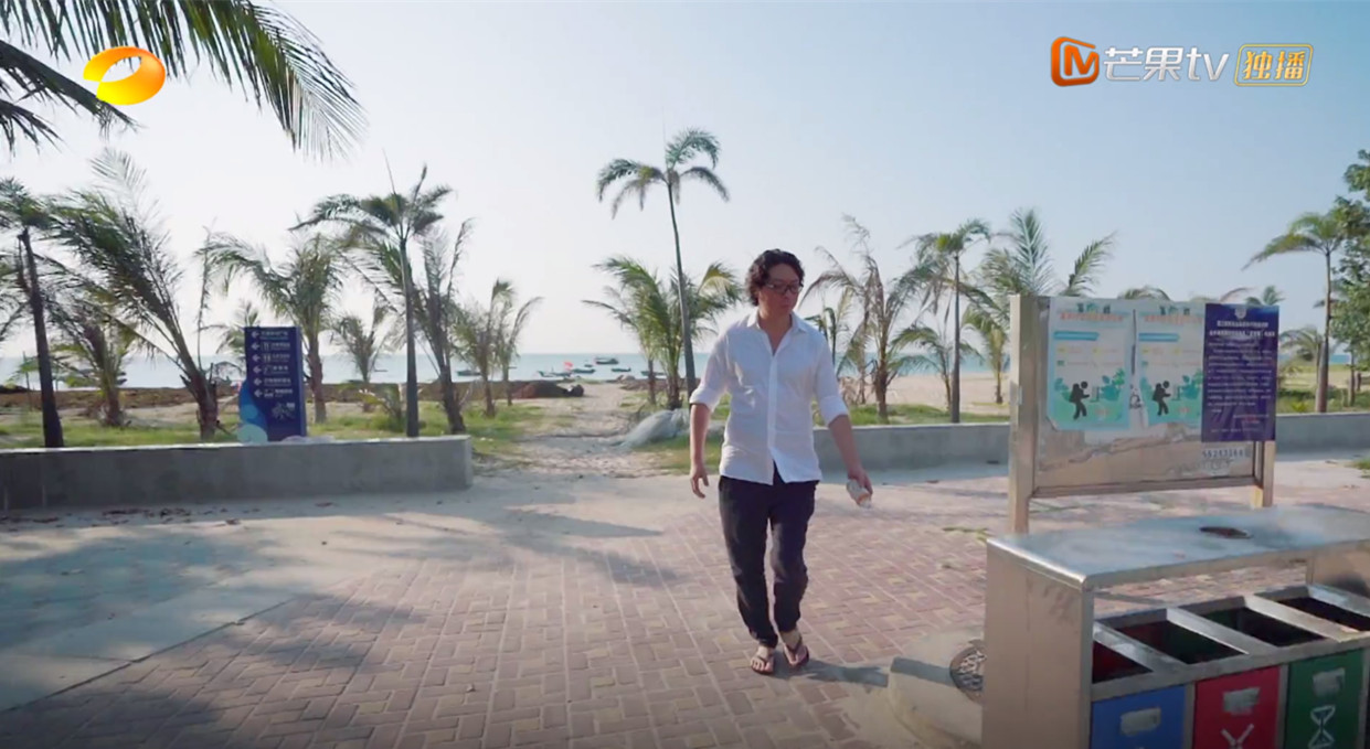 感谢“怪人”许知远，给《向往的生活》打开了另一种模式