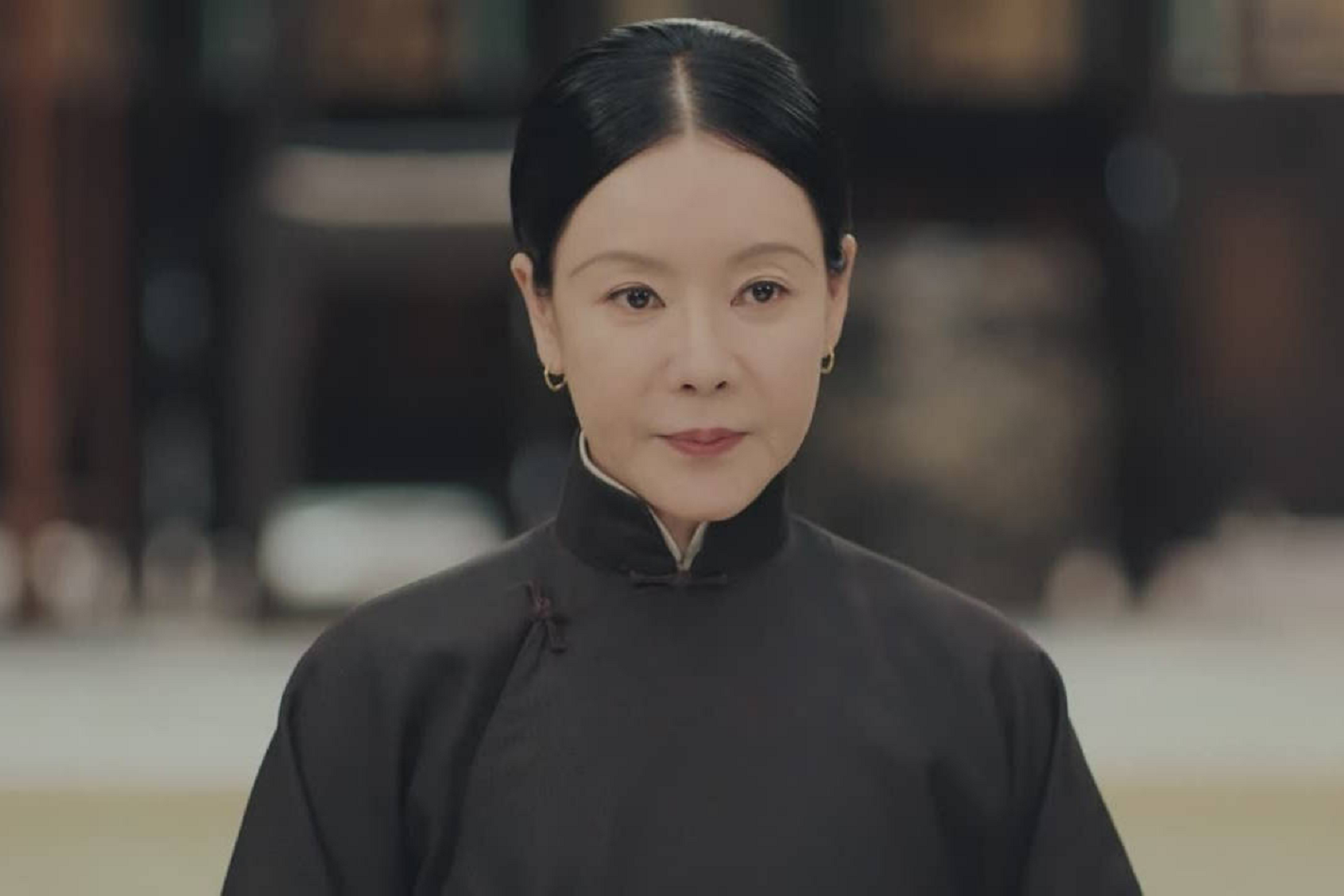 《传家》甩脸当家祖母的顾姨，不仅颜值高演技好，戏外人生更精彩