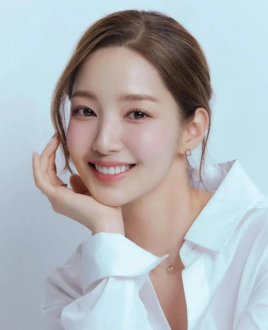 朴敏英：神仙颜值，时尚又仙美