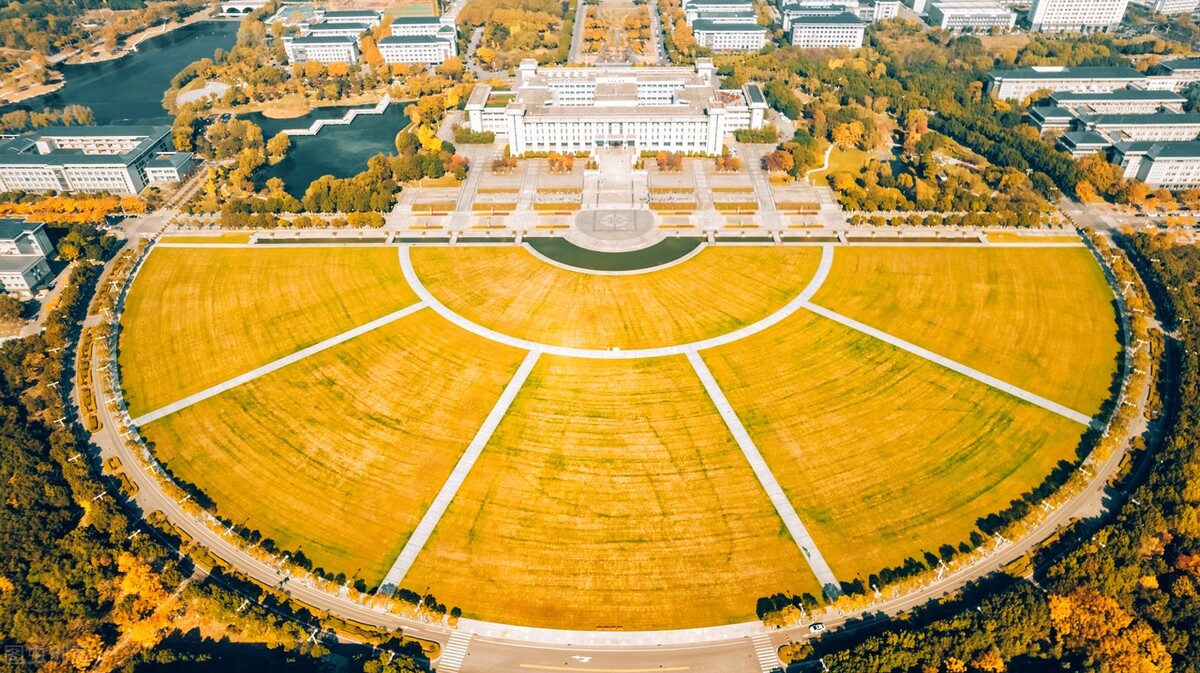 「研究生福利」考研高校最美图书馆！为了电影院拼了