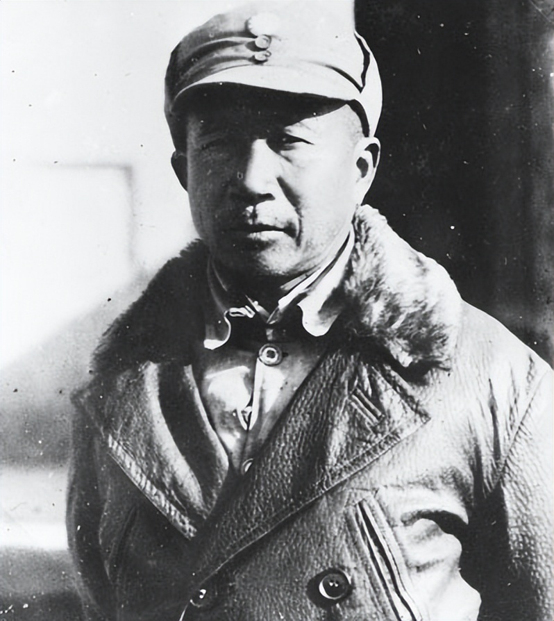 可见,高敬亭这个人从小就勇敢刚毅,敢于斗争,而且还极为聪明,知道要