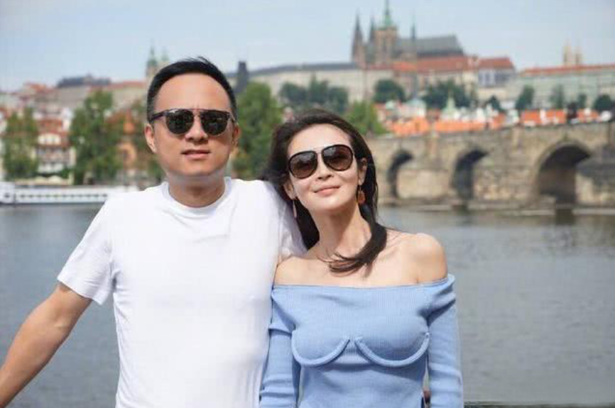 相亲结识的明星夫妻，对对都是好姻缘，唯独他被骗婚