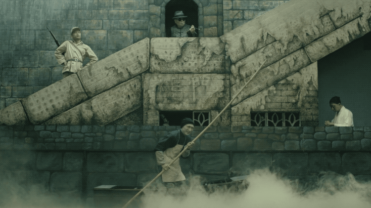 自称“野路子”出身，他却拍出口碑异常火爆的神片