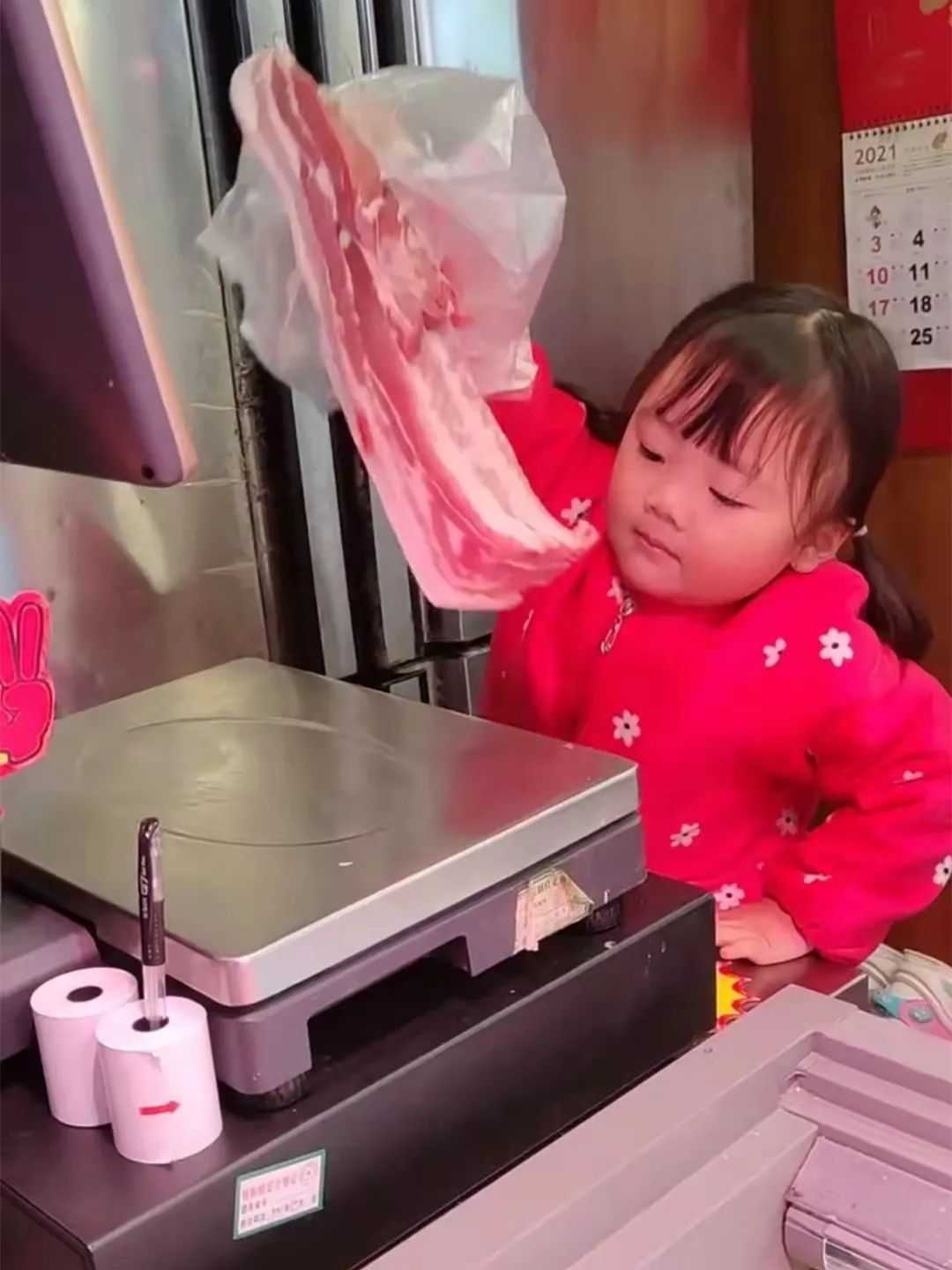 从其貌不扬的自卑男孩到闪闪发光的男神周深，你到底经历了什么