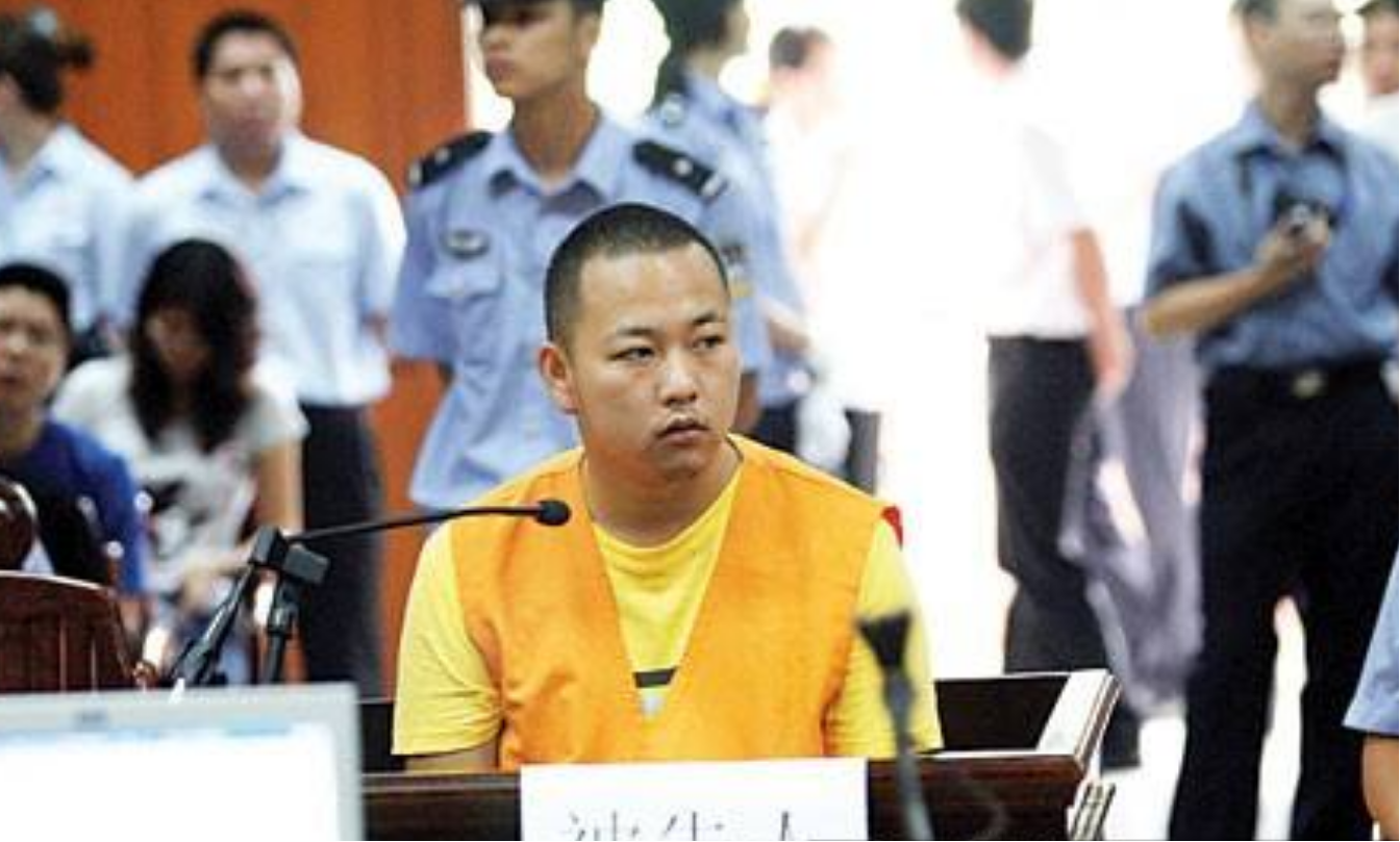 2009年，南宁三姐妹家中遇害，被装成9个塑料袋抛尸，凶手是邻居