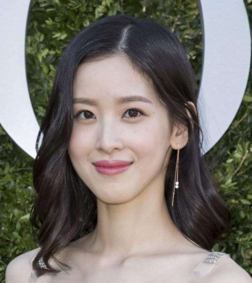 刘强东事件第3年，奶茶妹妹章泽天的机智，让人瞠目结舌