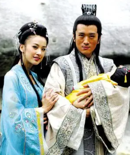 惨遭“颜压”的男一号有多惨？有人被嘲10多年，有人至今是表情包