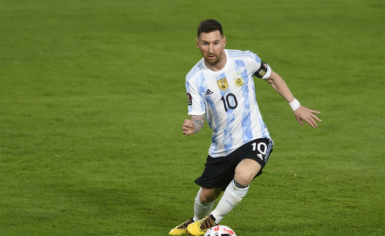 阿根廷的梅西表现引爆评论区,大巴黎会气炸,来看神仙评论)_十大足球