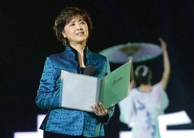 朱琳：去餐厅路上捡来一个老公，结婚42年坚持不生孩子