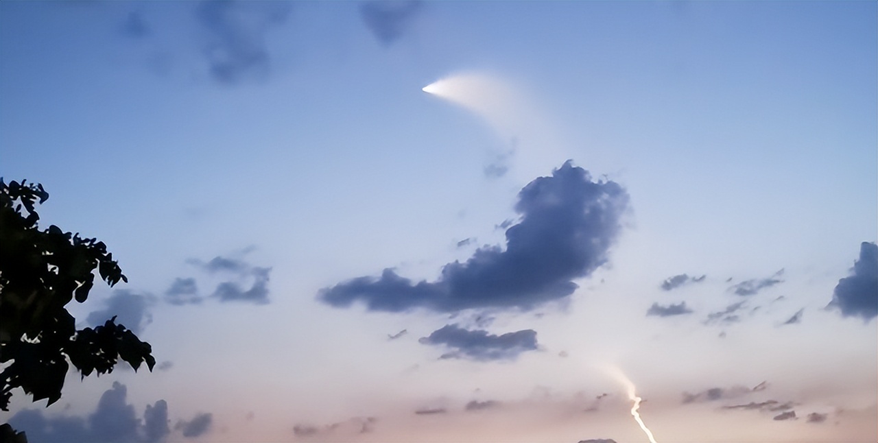 �ؾ�ǿʤ�˵�ͷ�࣬�����˿ֲ�ƽ���ѱ䡰�����������㶦����