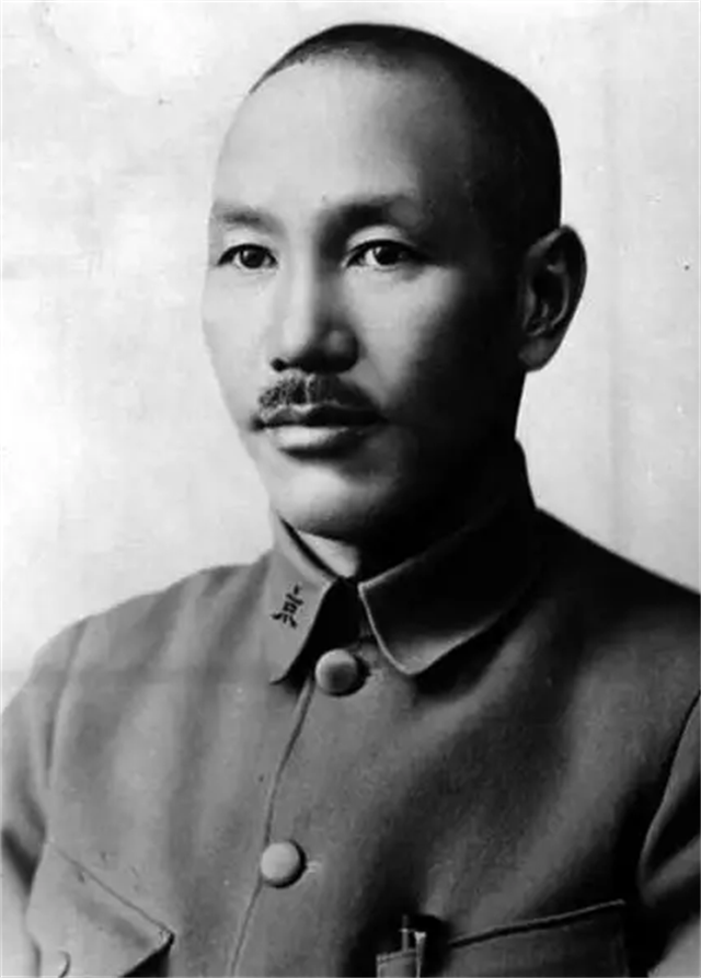 蒋介石临终遗言，对着蒋经国说出囚禁张学良的原因：不能放虎归山