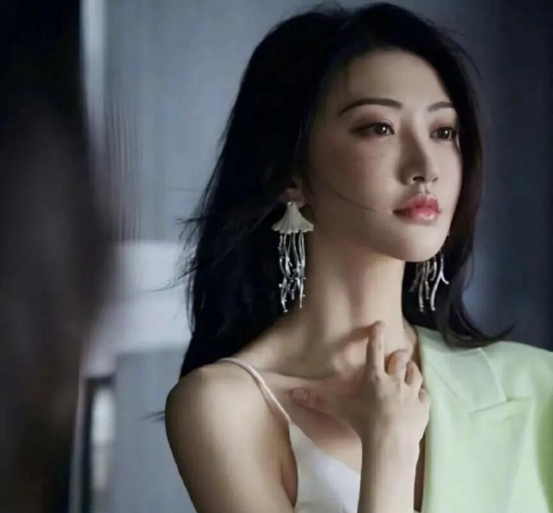 娱乐小八卦 实力演员雷佳音张子枫张新成 蔡徐坤 白敬亭 杨幂 胡一天