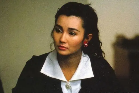 影帝影后大同框！60岁女神张曼玉化身DJ，郭富城谢霆锋被指似保镖