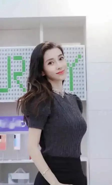 赵丽颖长的好看，但是在娱乐圈排不进前十