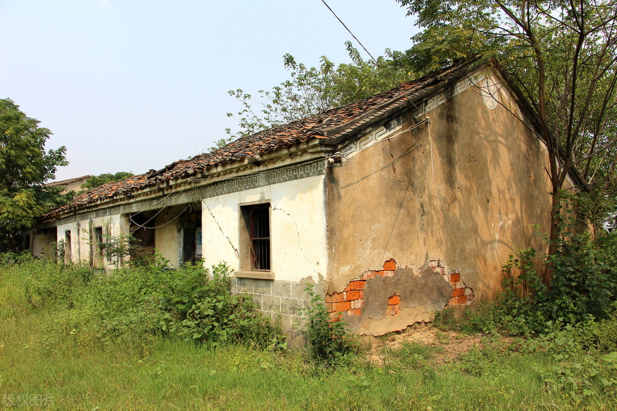官方：规范村庄撤并，接下来农村房子迎来大动作，农村人要看