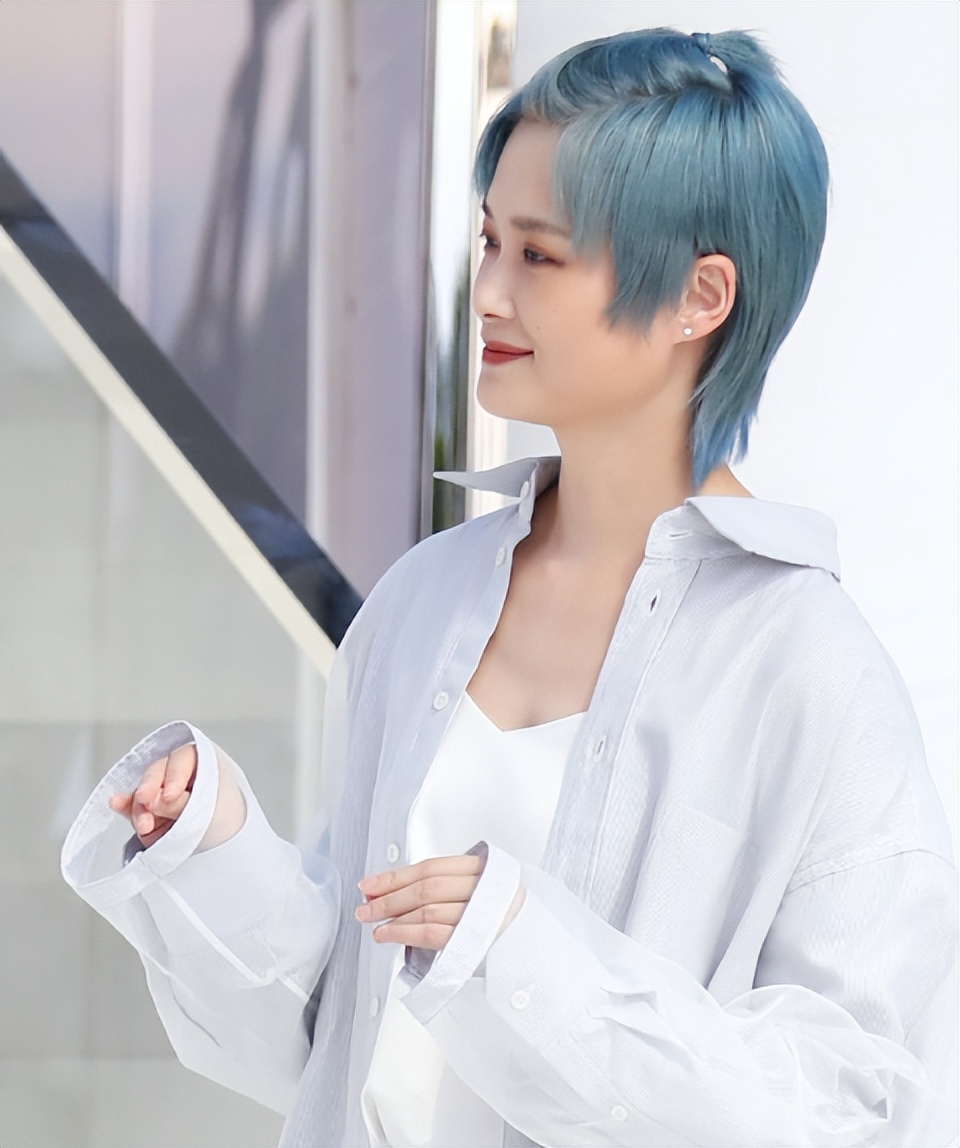 李宇春改变发色带动流行新趋势