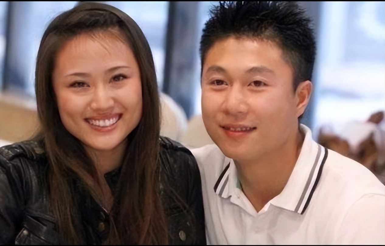 世界冠军李小鹏入选国际体操名人堂，却因妻子被群嘲，现状太解气