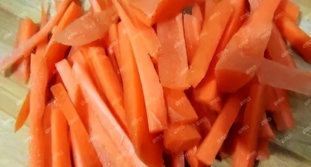 胡萝卜和什么搭配吃对胃好(胡萝卜多种吃法，几种搭配健脾胃)