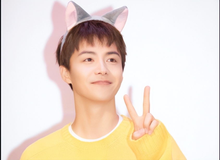 娃娃脸只服这10位明星！有人30岁还能演高中生，个个清纯可人