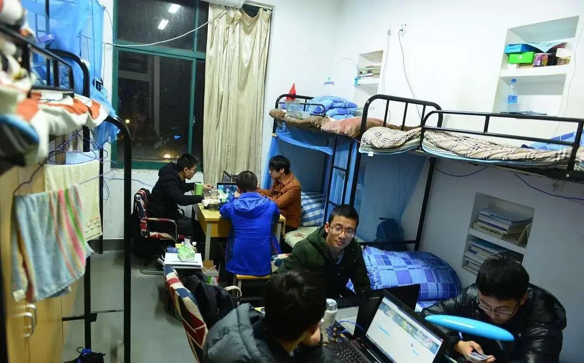 大学生“租房”成了常态，高年级学生说出真相，并不是因为钱多