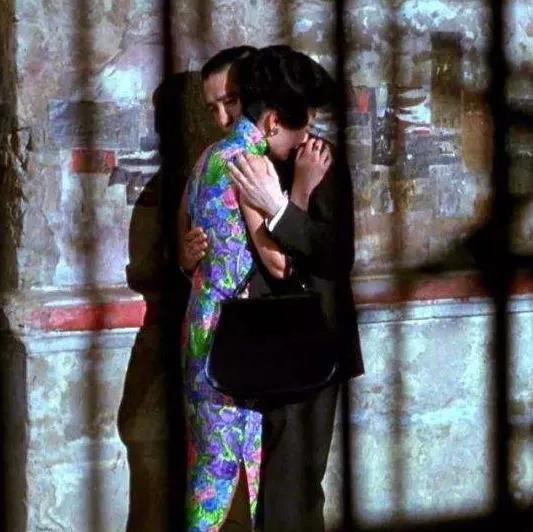 赏析最佳亚洲电影《花样年华》，感受王家卫式风格魅力