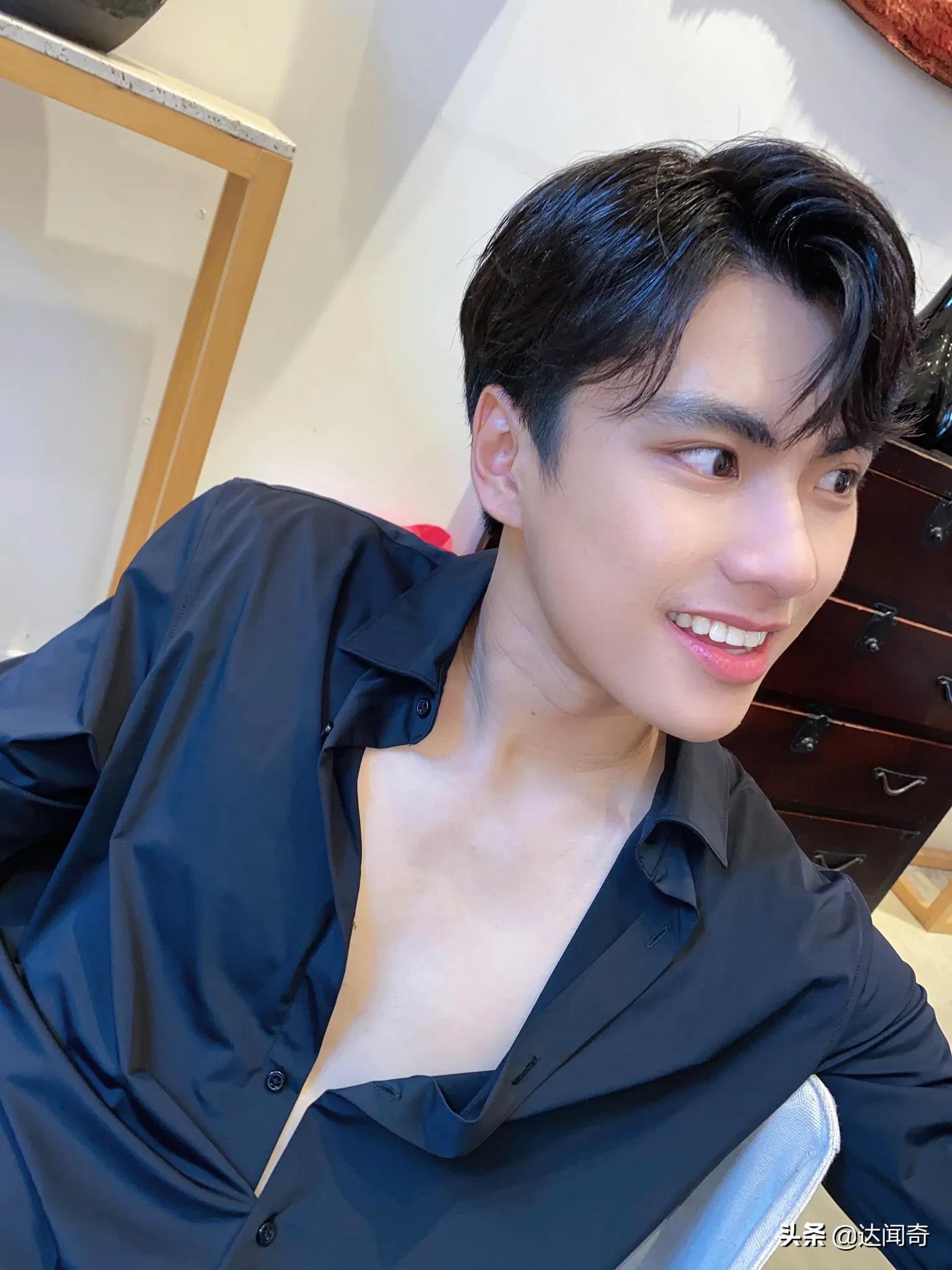 泰国牙套小弟弟长大了，新作品曝光，这位明星帅哥你们还记得吗