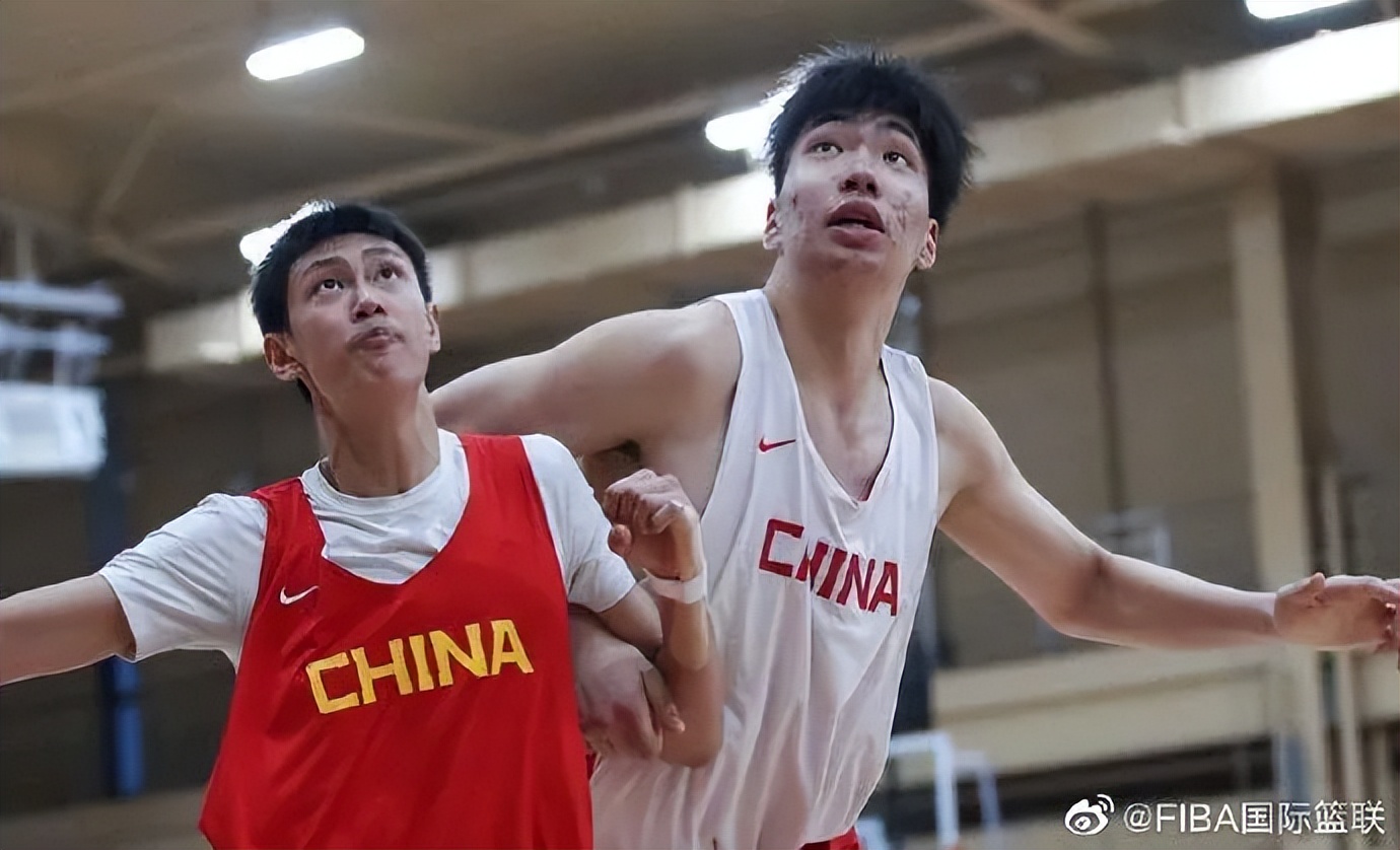 中国进入nba有哪些球员(FIBA国际篮联官方晒出参加过NBA选秀的中国球员照片)