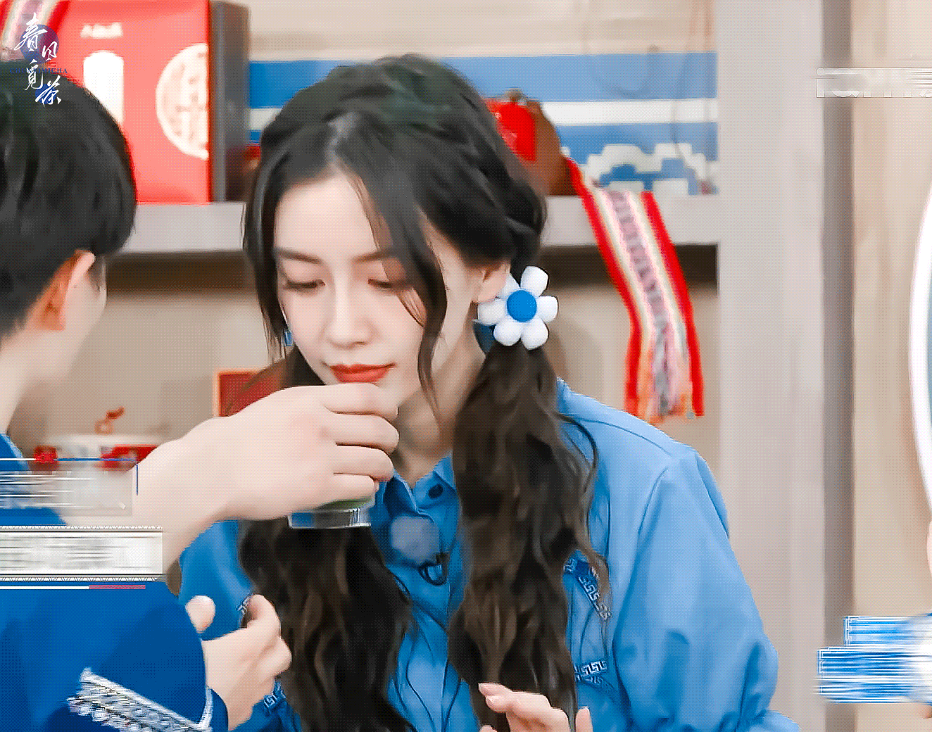 新一期《奔跑吧》和《萌探2》之最新一期的Angelababy