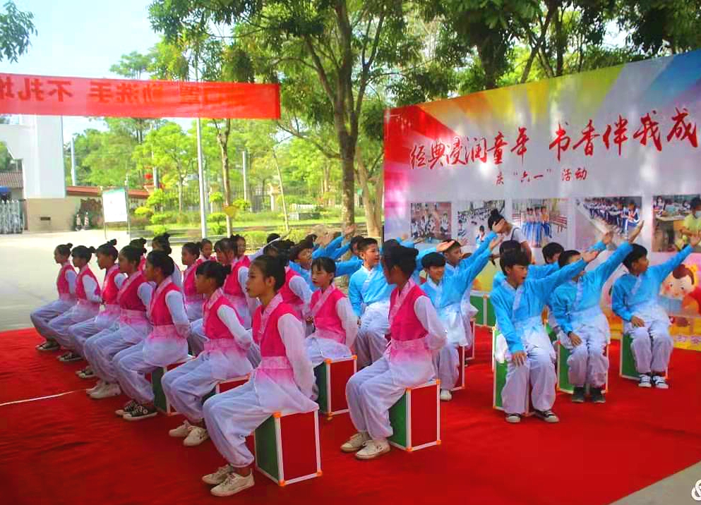 白沙县打安镇中心学校：“弯道超车”下的美丽“蝶变”