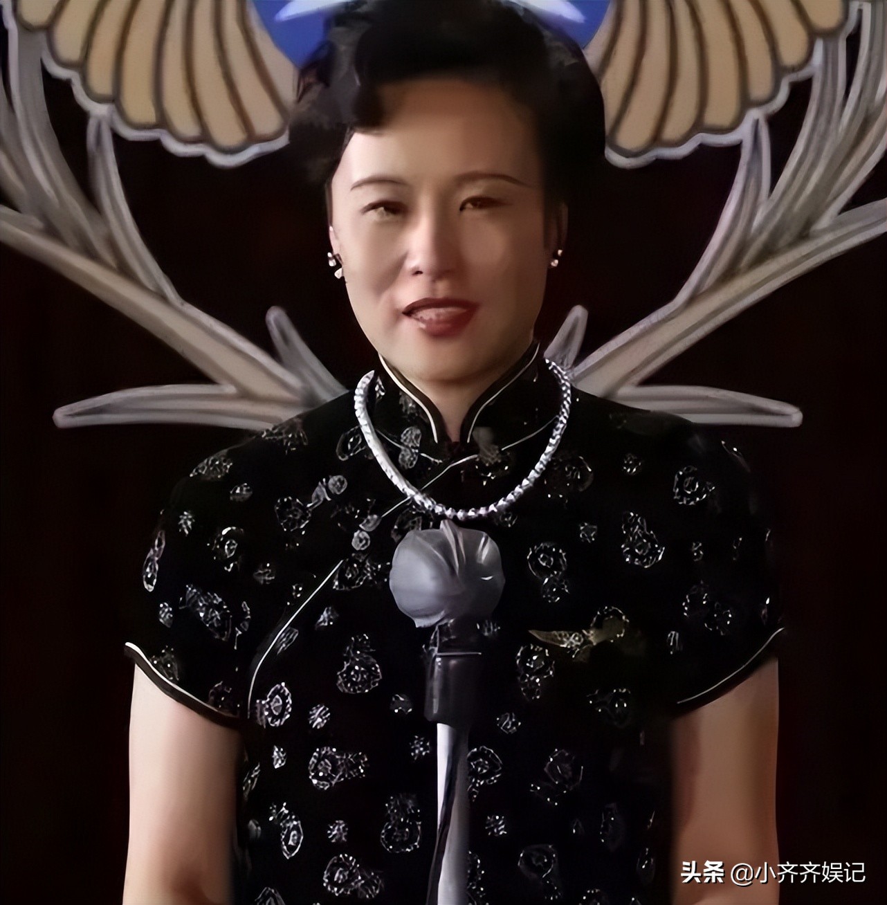 同样是演宋美龄,把邬君梅、刘涛、高圆圆等人放在一起,差别出来了