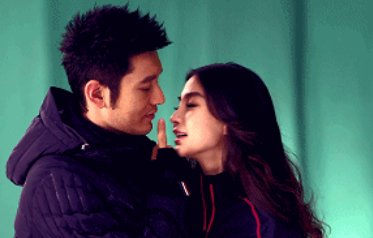 Baby官宣离婚后首次露面!一对耳环近30万,主动挥手打招呼太热情