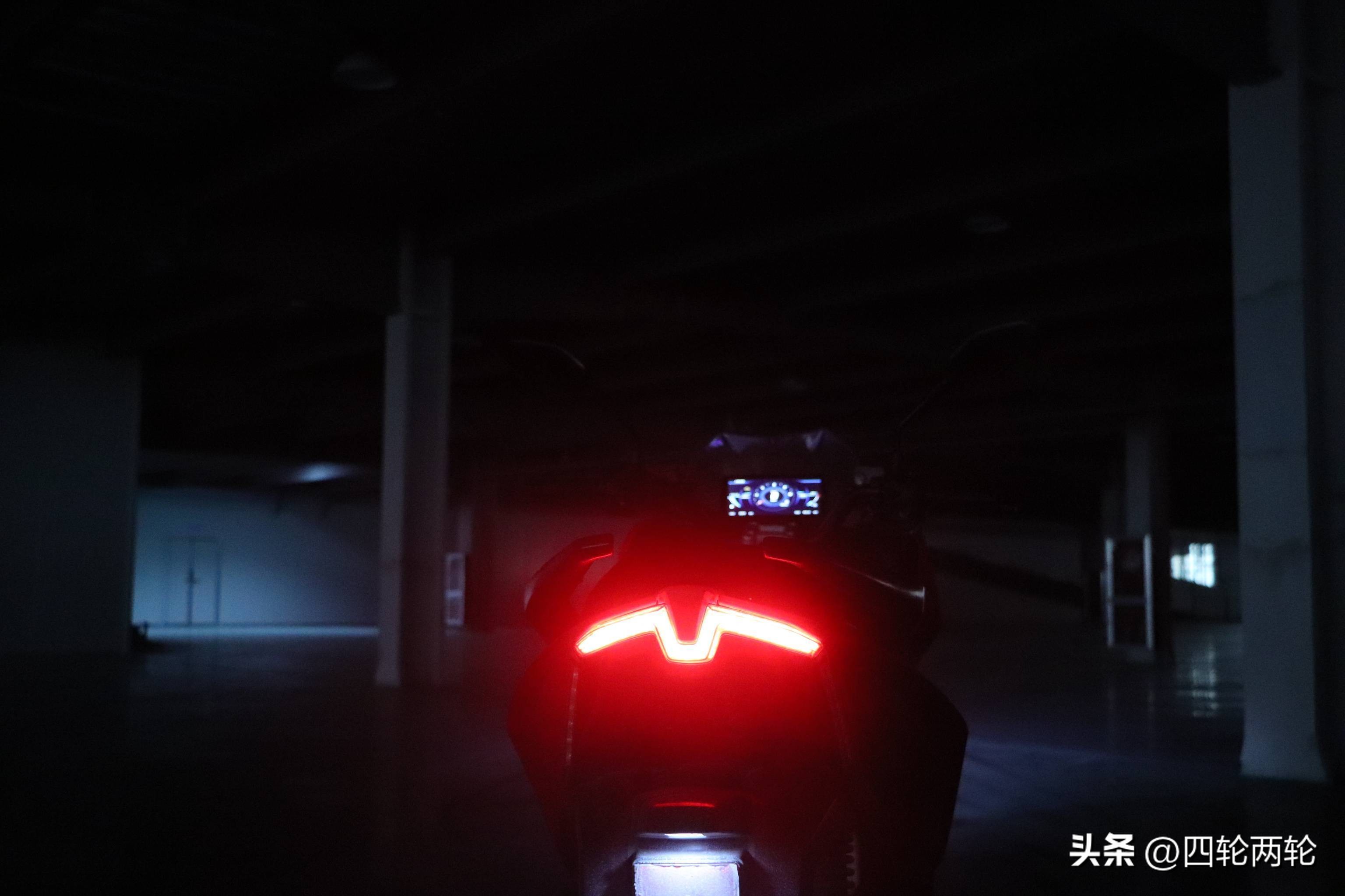 台荣荣150，12980的售价，带来了原创的外观，顶流的配置