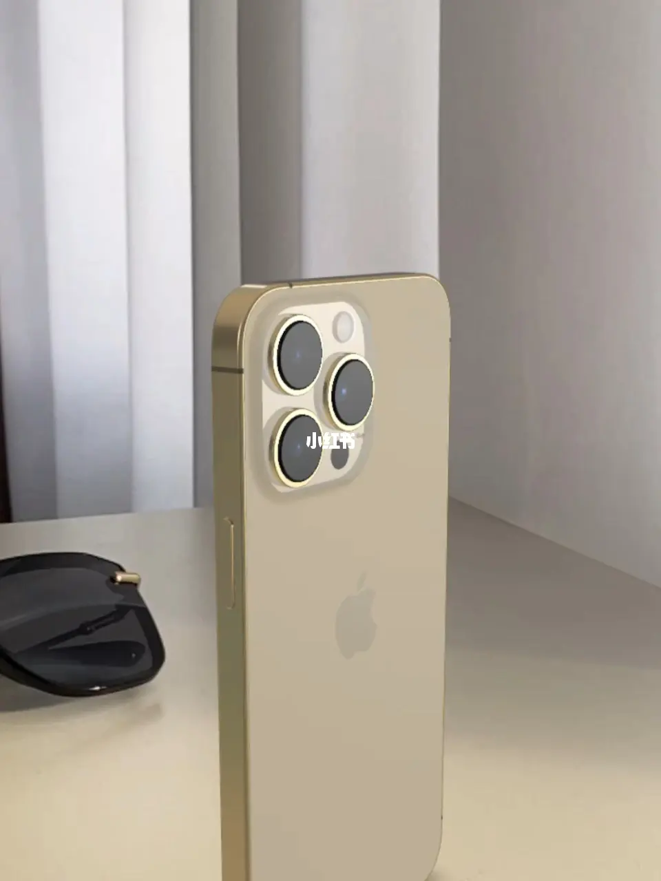 给老婆买了一款智能手机，颜值性能都不错