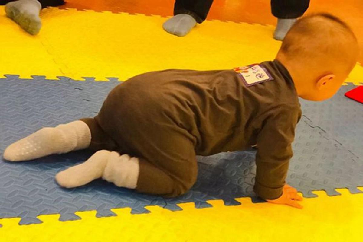 九个月宝宝奶量是多少(9个月宝宝不会爬是发育不良) - 青木春