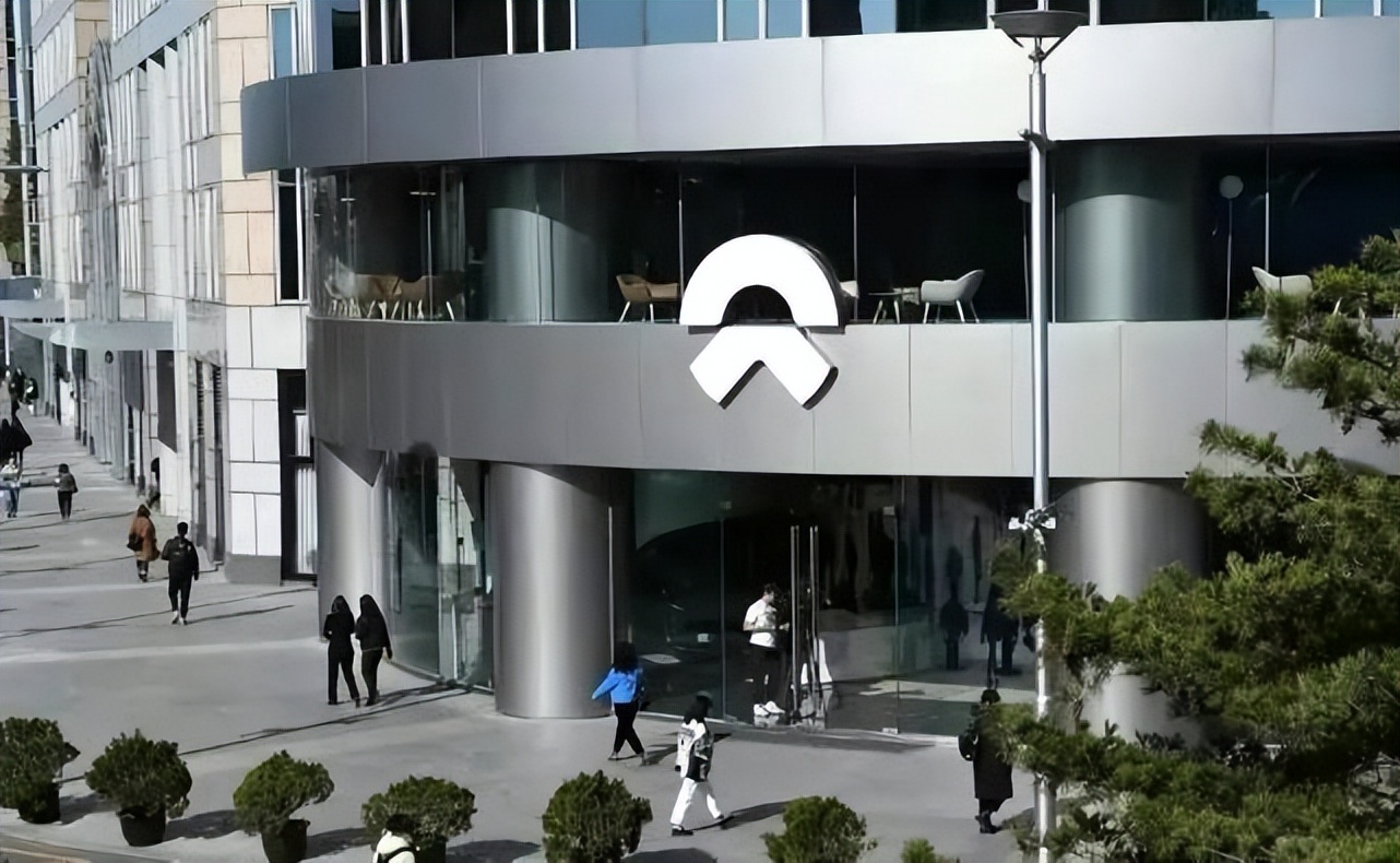 “蔚小理”公布6月新车交付量：小鹏15295辆最多 蔚来12961辆最少