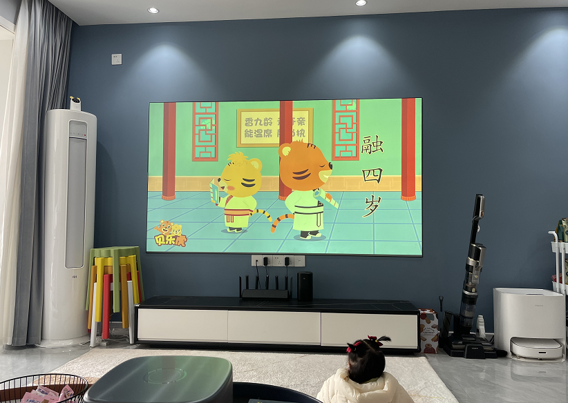 还原本真色彩！徕卡加持的旗舰投影：坚果J10S上手体验