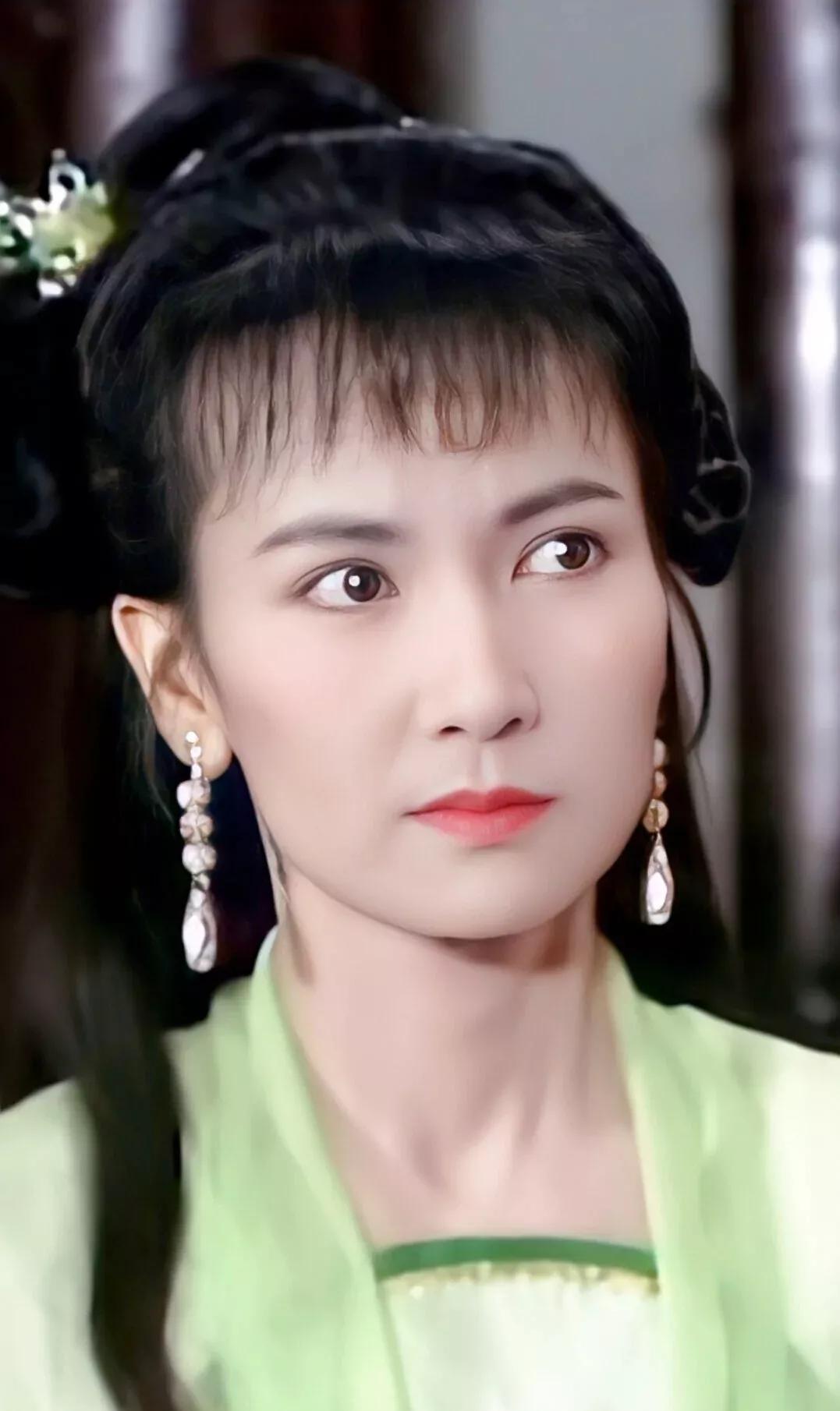 陈美琪版的小青太美，太可爱了